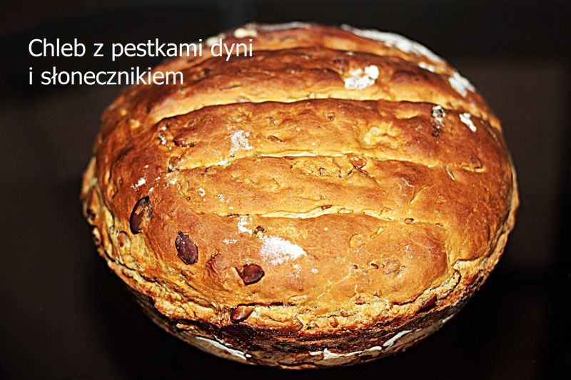 Chleb z pestkami dyni i słonecznikiem Chleb z pestkami dyni i słonecznikiem