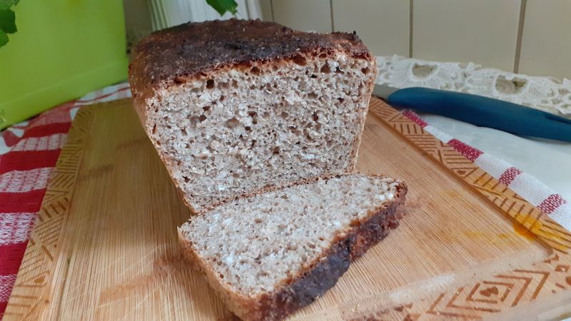 Chleb z płatkami jęczmiennymi