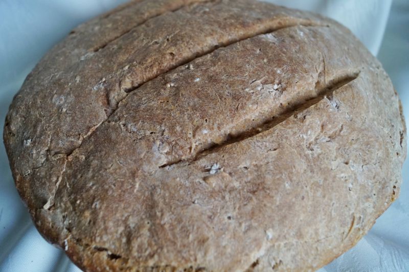 Chleb z płatkami owsianymi na zakwasie pszennym