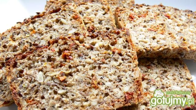 Chleb z płatkami suszonych pomidorów