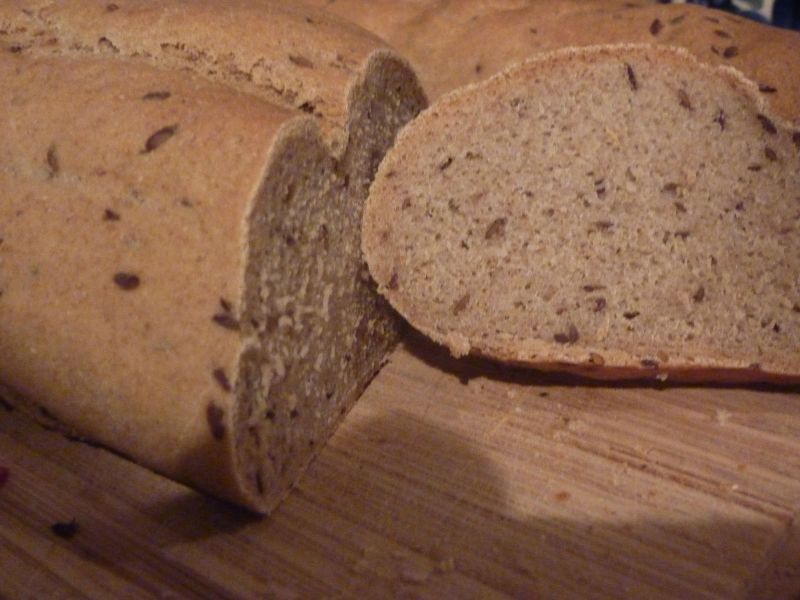 Chleb z siemieniem lnianym