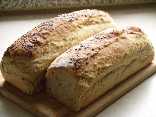 Chleb z ziarnami Chleb z ziarnami