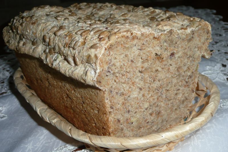 Chleb z ziarnami Chleb z ziarnami