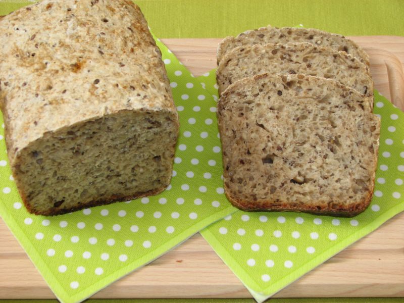 Chleb z ziarnami na zakwasie