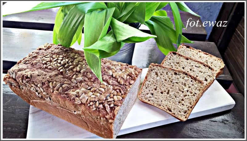 Chleb za słonecznikiem na zakwasie