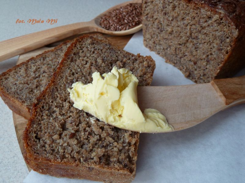 Chleb żytni razowy z siemieniem lnianym (szybki)