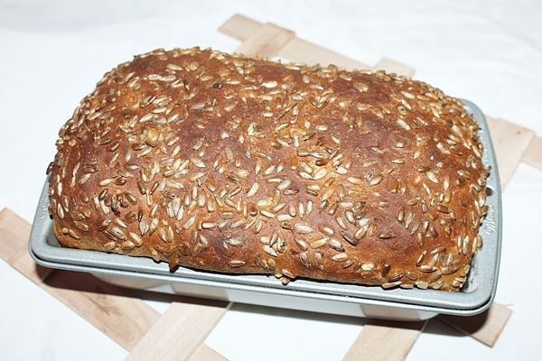 Chleb żytni  ze słonecznikiem na zakwasie