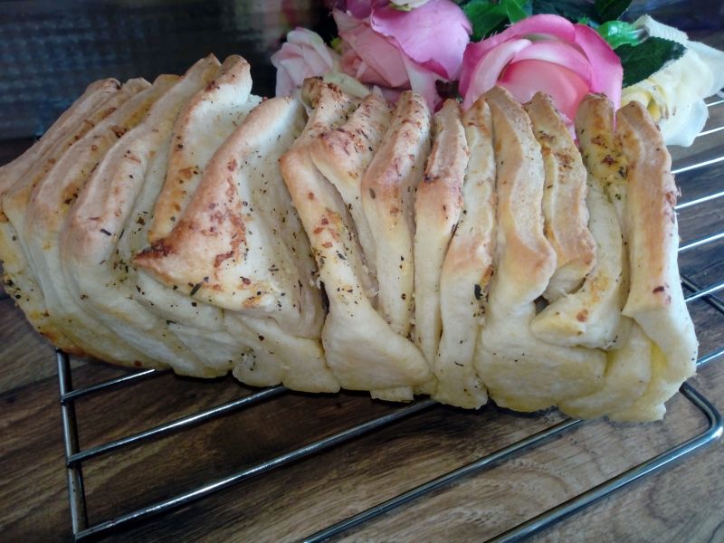 Chlebek czosnkowy odrywany