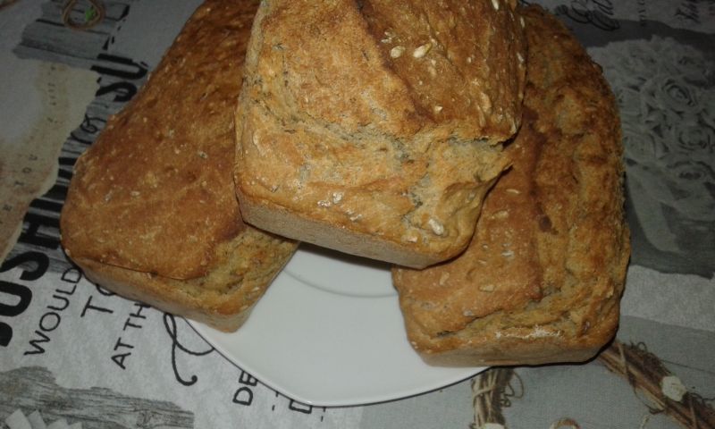 Chlebek domowy pełnoziarnisty