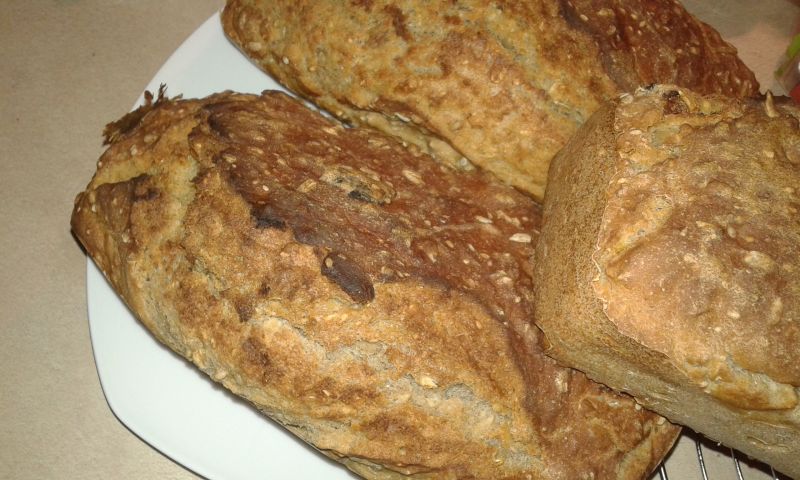 Chlebek domowy z morelami na maślance Chlebek domowy z morelami na maślance