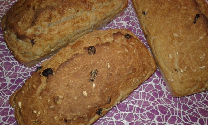 Chlebek domowy z włoskimi orzechami