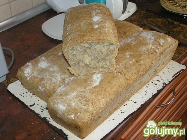 Chlebek domowy z ziarnami