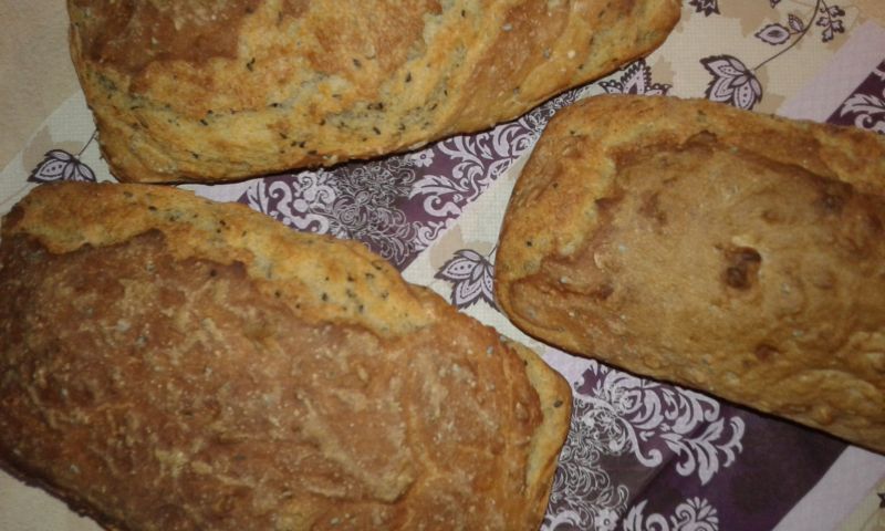 Chlebek krupczatkowo - orkiszowy na miodzie