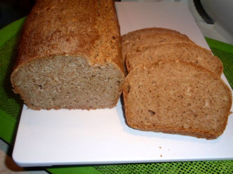 Chlebek orkiszowy  na maślance  Chlebek orkiszowy  na maślance