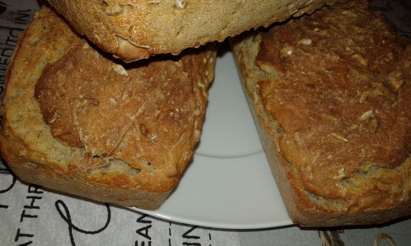 Chlebek owsiano - ostropestowy Chlebek owsiano - ostropestowy