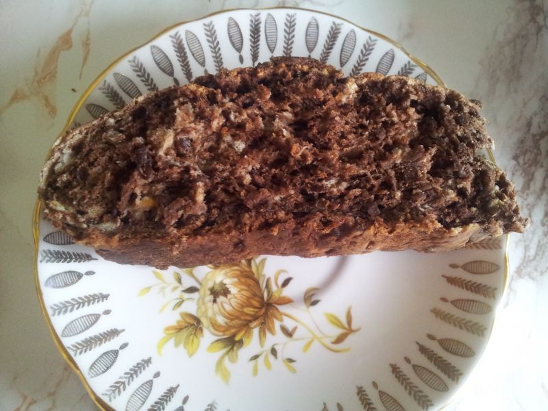 Chlebek piernikowy z siemieniem lnianym.