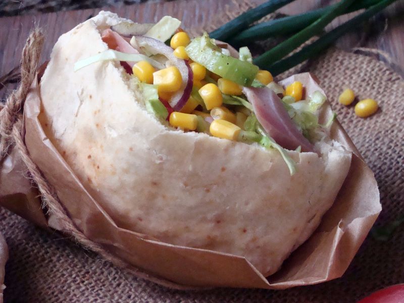 Chlebek pita domowy Chlebek pita domowy
