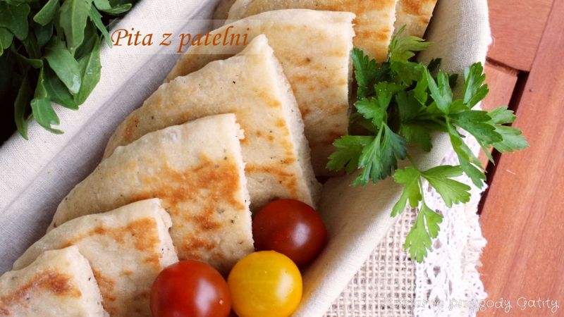 Chlebek pita z patelni Chlebek pita z patelni