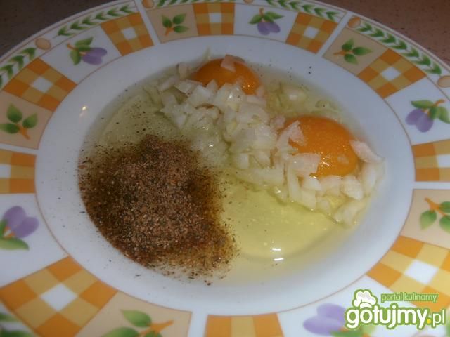 Chlebek w jajku z cebulką