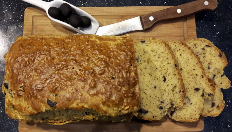 Chlebek z oliwkami Chlebek z oliwkami