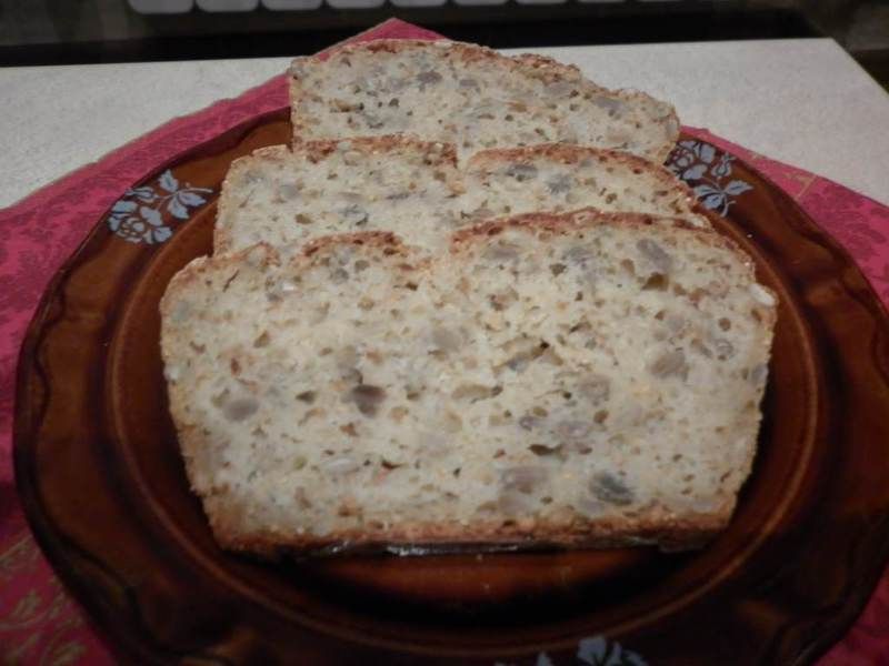 Chlebek z różnycmi mąkami na świeżych drożdżach