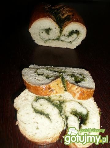Chlebek ze szpinakiem 2 Chlebek ze szpinakiem 2