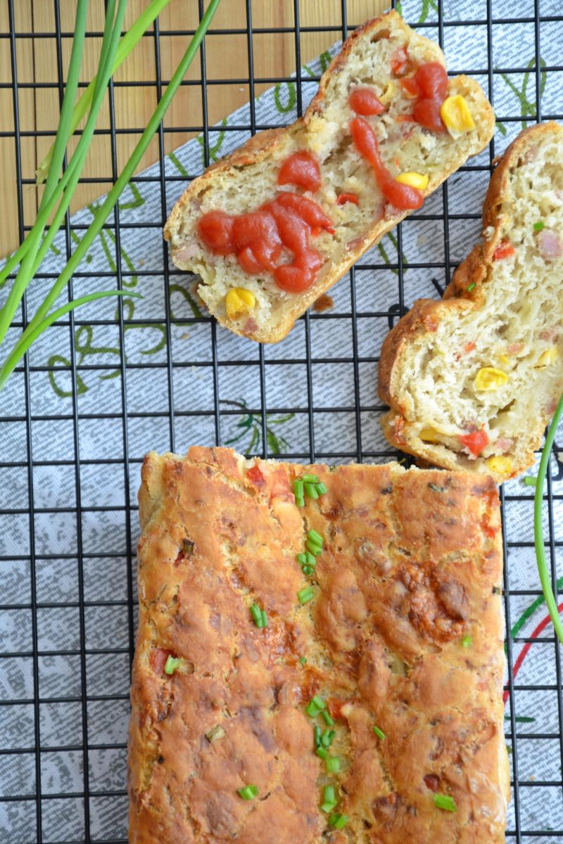 Chlebowa pizza z papryką Chlebowa pizza z papryką