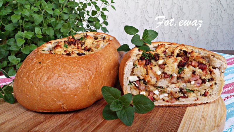 Chlebowa zapiekanka po wiejsku