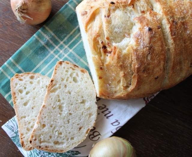 Chlebuś cebulowy