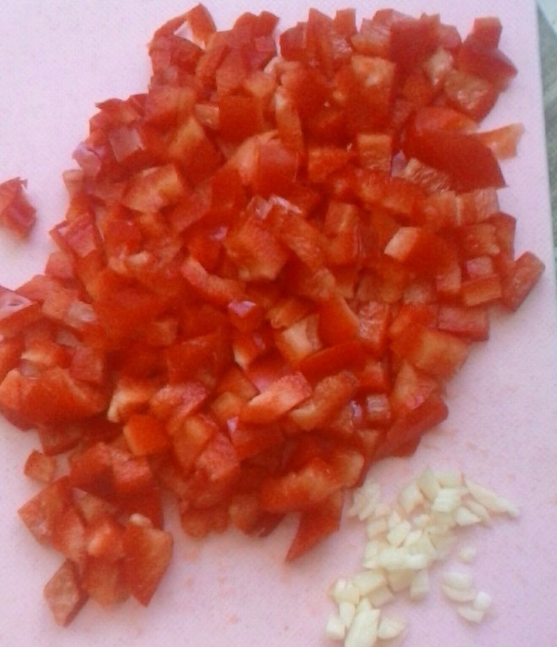 Chłodnik pomidorowo - paprykowy z mozzarellą