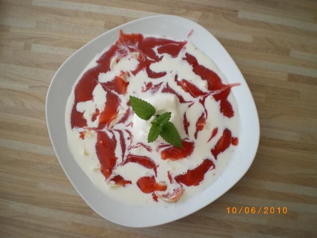 chlodnik truskawkowy