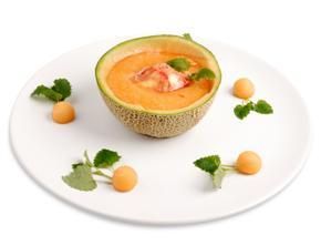 Chłodnik z melona z tropikalną granitą Chłodnik z melona z tropikalną granitą