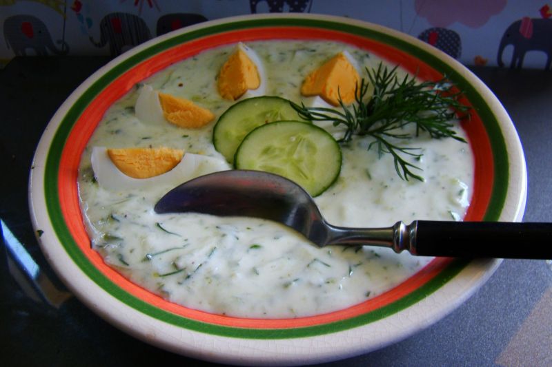 Chłodnik z ogórka z czosnkiem niedźwiedzim