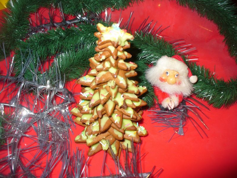 Choinka z pierniczów z lukrem