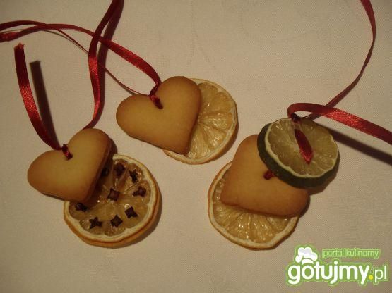 Choinkowe zawieszki z ciasteczkami Choinkowe zawieszki z ciasteczkami