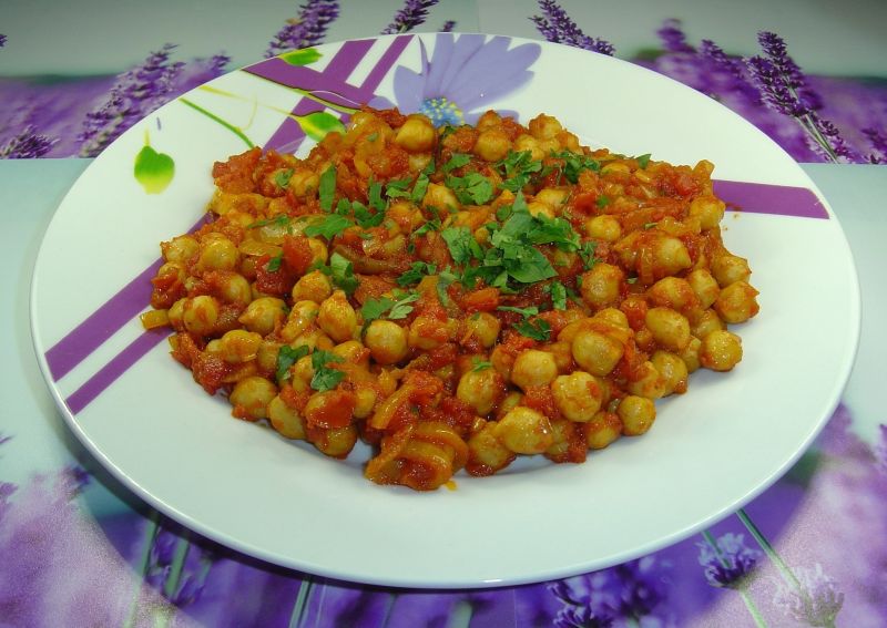 Chole, indyjskie curry z ciecierzycy