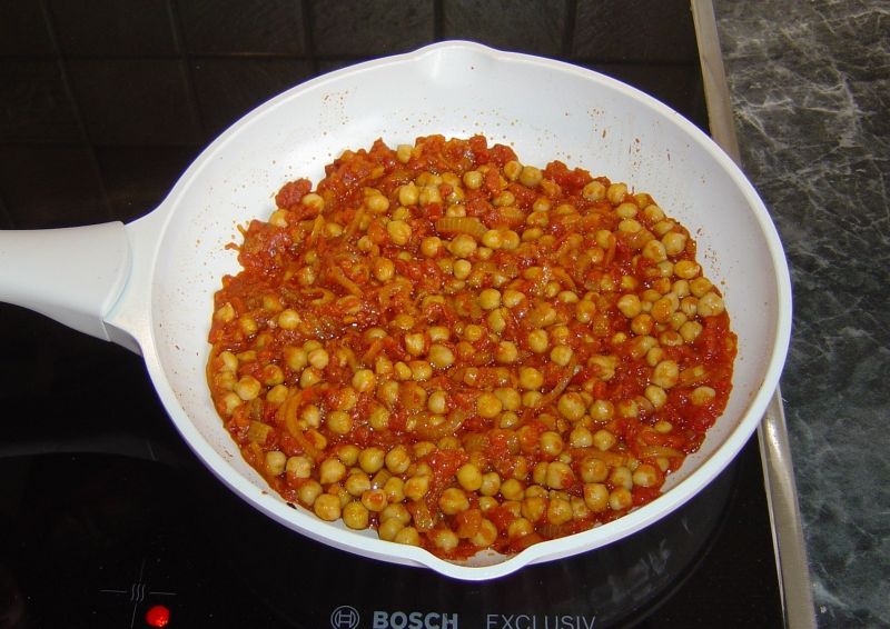 Chole, indyjskie curry z ciecierzycy