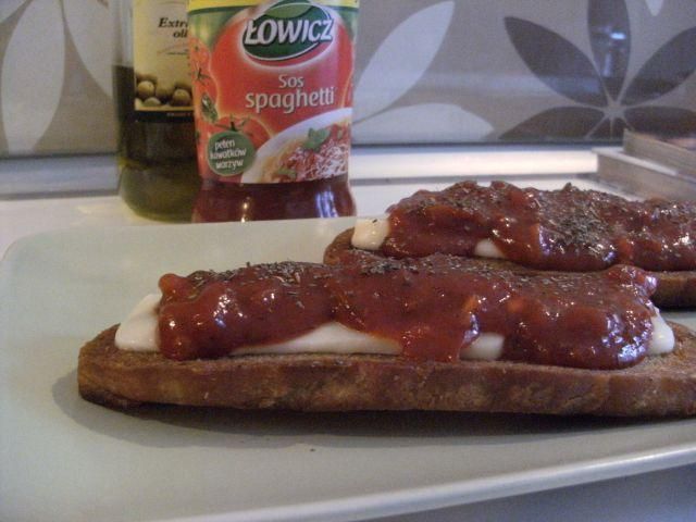 Chrupiąca kanapki z pomidorami