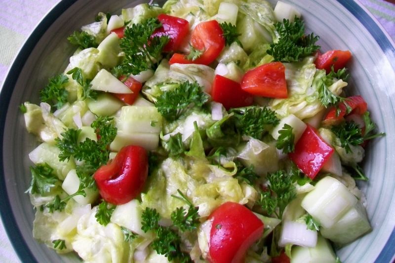 Chrupiąca sałatka warzywna Chrupiąca sałatka warzywna