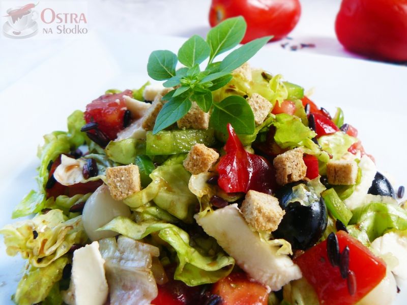 Chrupiąca sałatka z czarnym ryżem