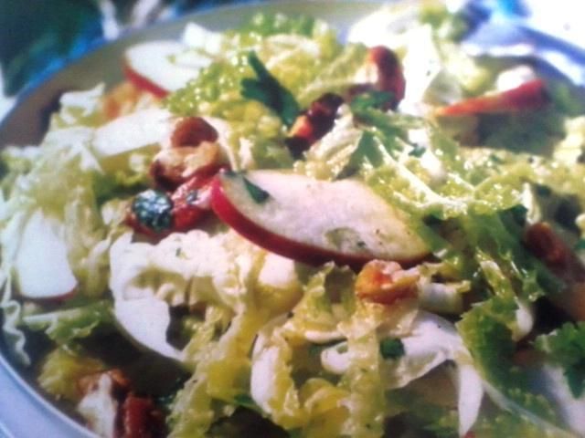 chrupiąca sałatka z kapustą