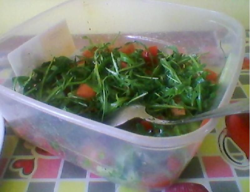 Chrupiąca sałatka z rukolą