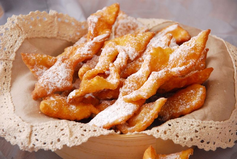 Chrupiące faworki  Chrupiące faworki