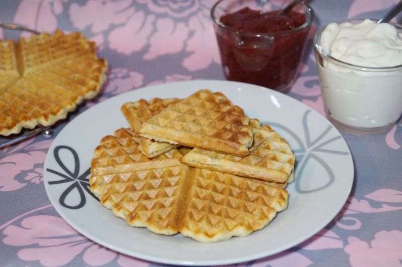 Chrupiące gofry z białą kaszą gryczaną