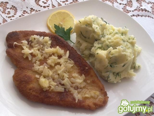 Chrupiący kotlet z sosem cytrynowym  Chrupiący kotlet z sosem cytrynowym