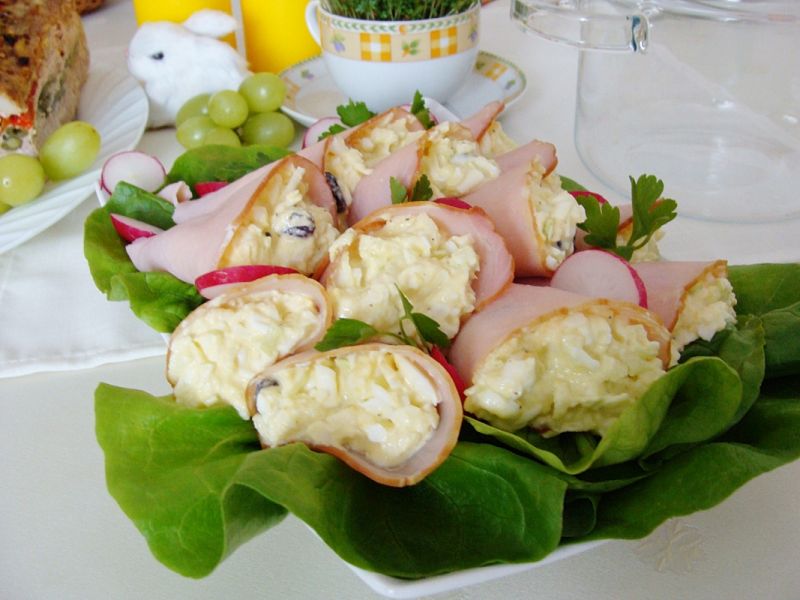 Chrzanowe rożki z szynki Chrzanowe rożki z szynki