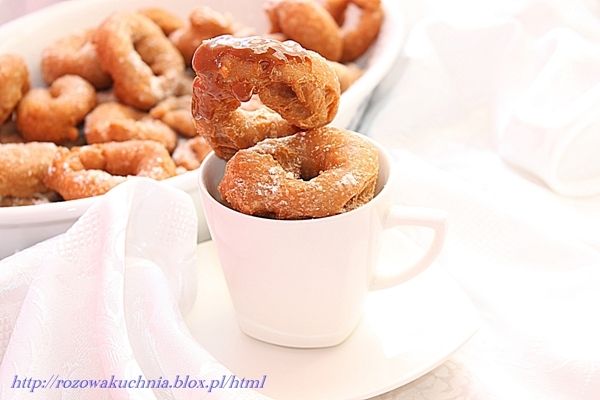 Churros hiszpański wypiek z ciasta parzonego