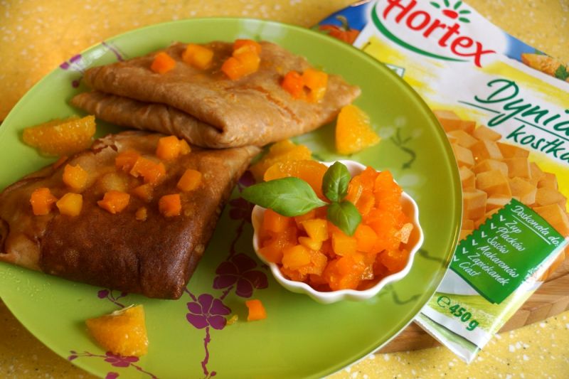 Chutney dyniowo-pomarańczowy z naleśnikami orkisz