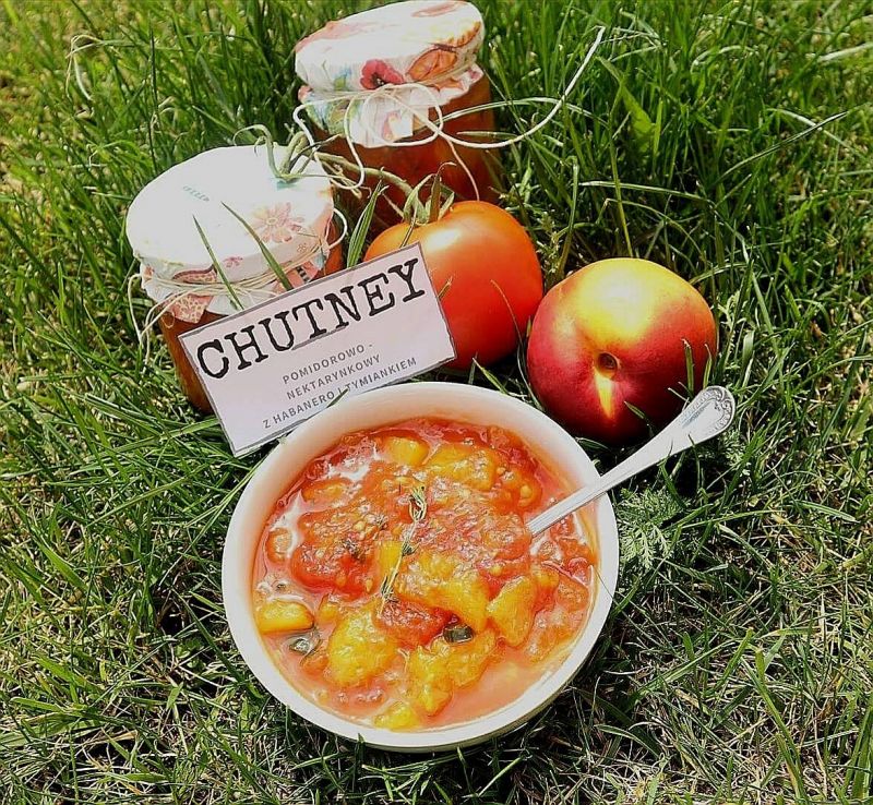 Chutney pomidorowo-nektarynkowy z habanero Chutney pomidorowo-nektarynkowy z habanero