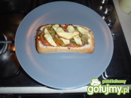 Ciabatta z mięsem mielonym i warzywami